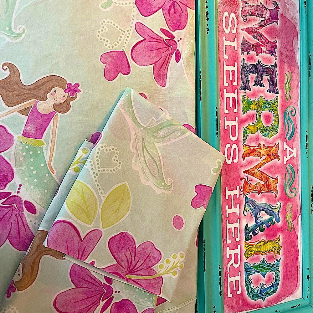 Pottery Barn Kids - Mermaid Full/Queen Duvet & 2 standard shams + artwork